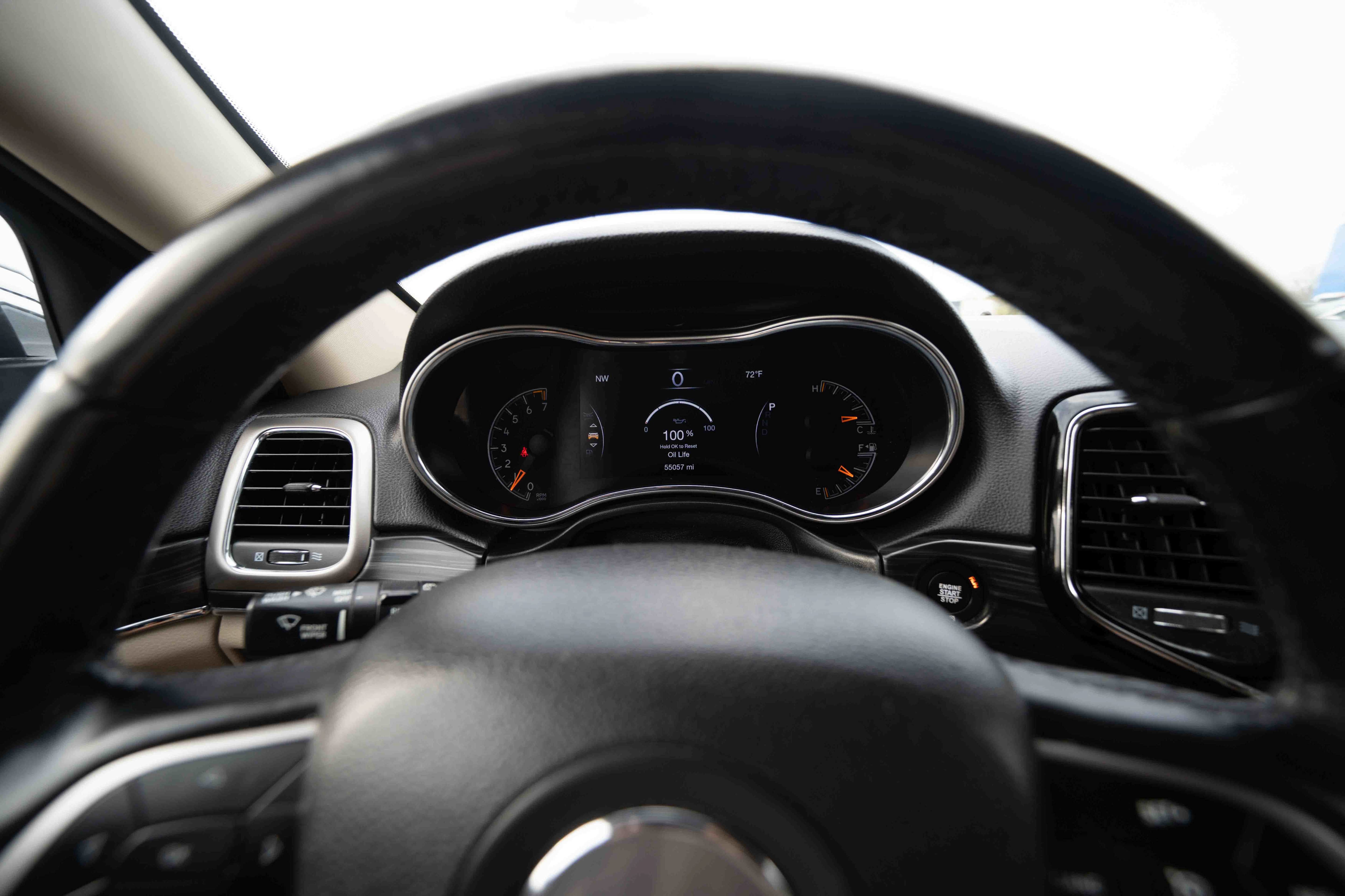 Used 2019 Jeep Grand Cherokee Limited AWD/4WD image 14