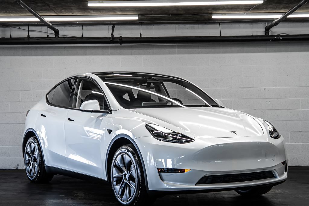 Used 2025 Tesla Model Y Long Range RWD image 7