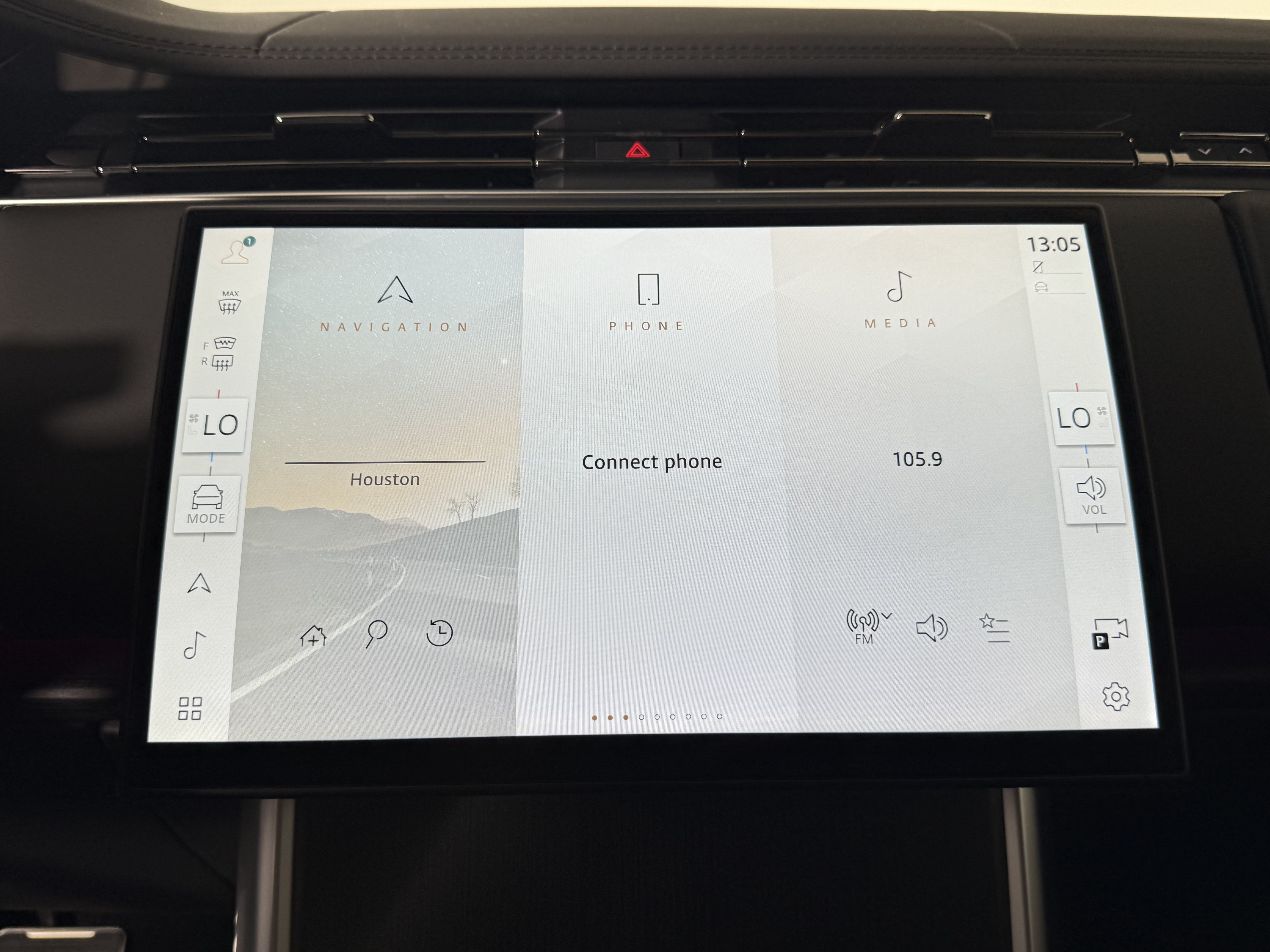 New 2026 Land Rover Range Rover SE AWD/4WD image 17