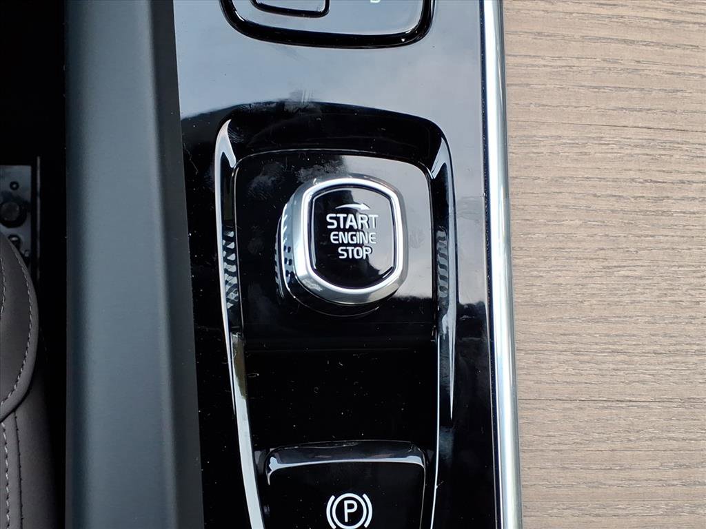 New 2026 Volvo XC60 B5 Plus w/ Protection Package Premier image 21