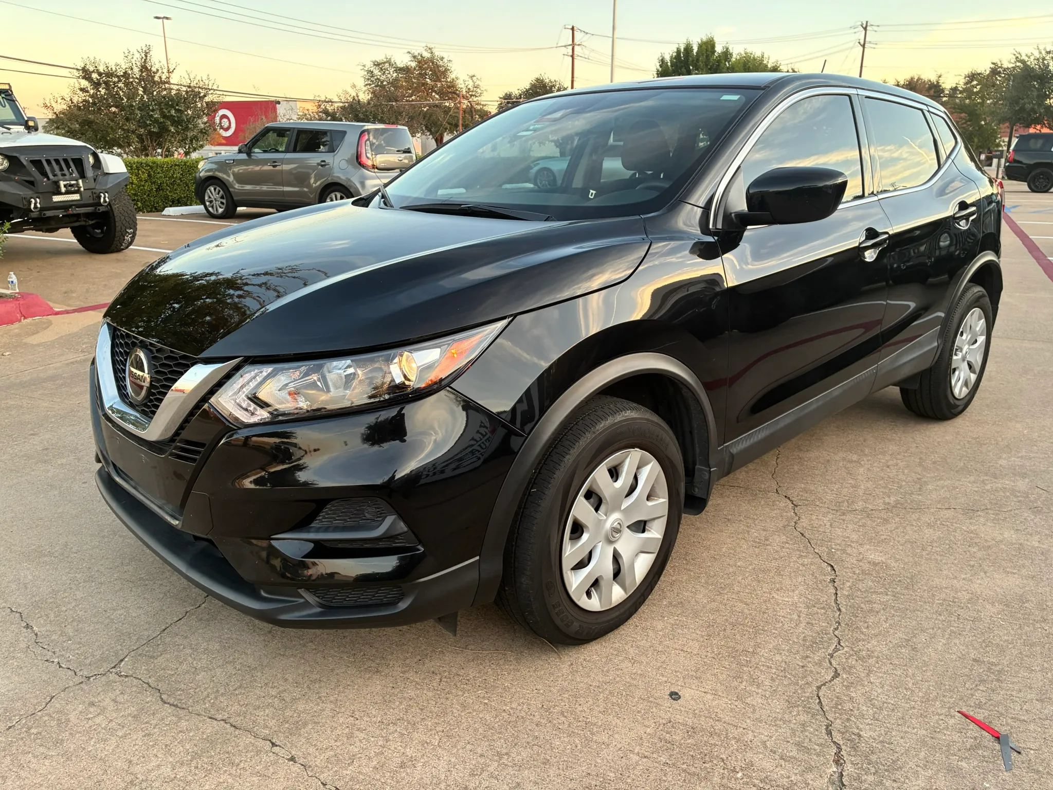 Used 2020 Nissan Rogue Sport S FWD image 3