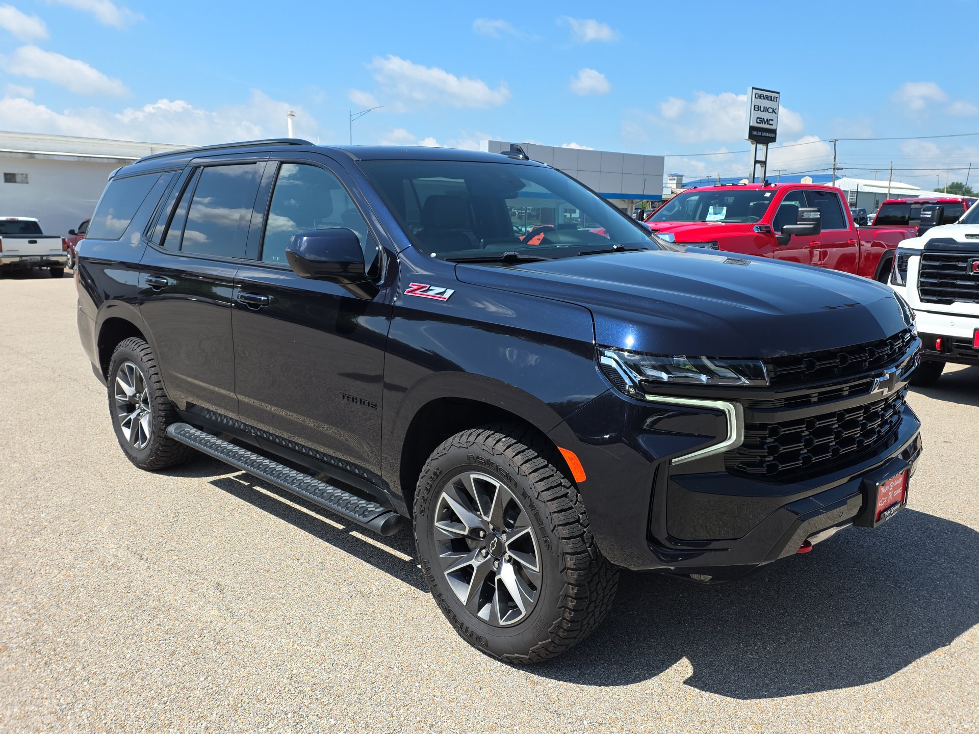 Used 2023 Chevrolet Tahoe Z71 AWD/4WD image 2