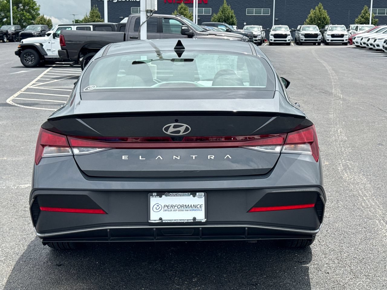 Used 2025 Hyundai Elantra Sport FWD image 4