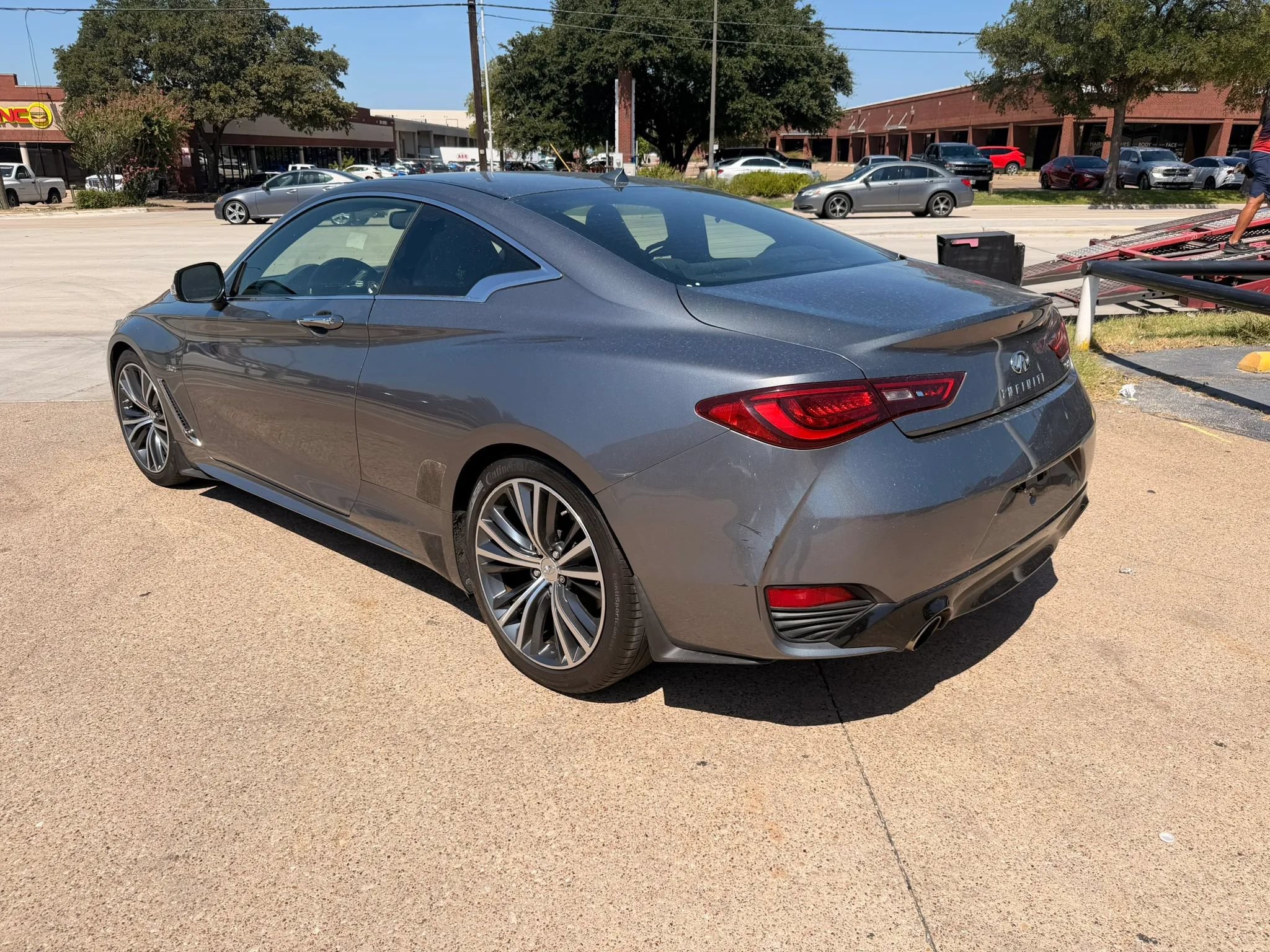 Used 2017 INFINITI Q60 3.0t w/ Premium Plus Package 3.0T RWD image 3