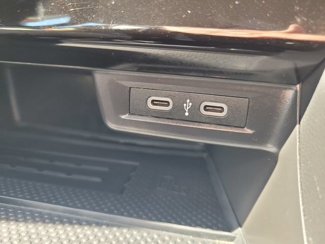 Used 2025 Volkswagen Jetta SE FWD image 25