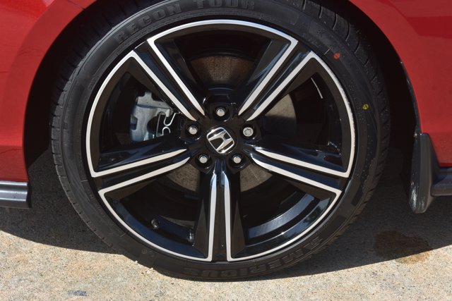 Used 2025 Honda Accord Sport image 11