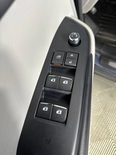Used 2019 Toyota Highlander Limited Platinum AWD/4WD image 24