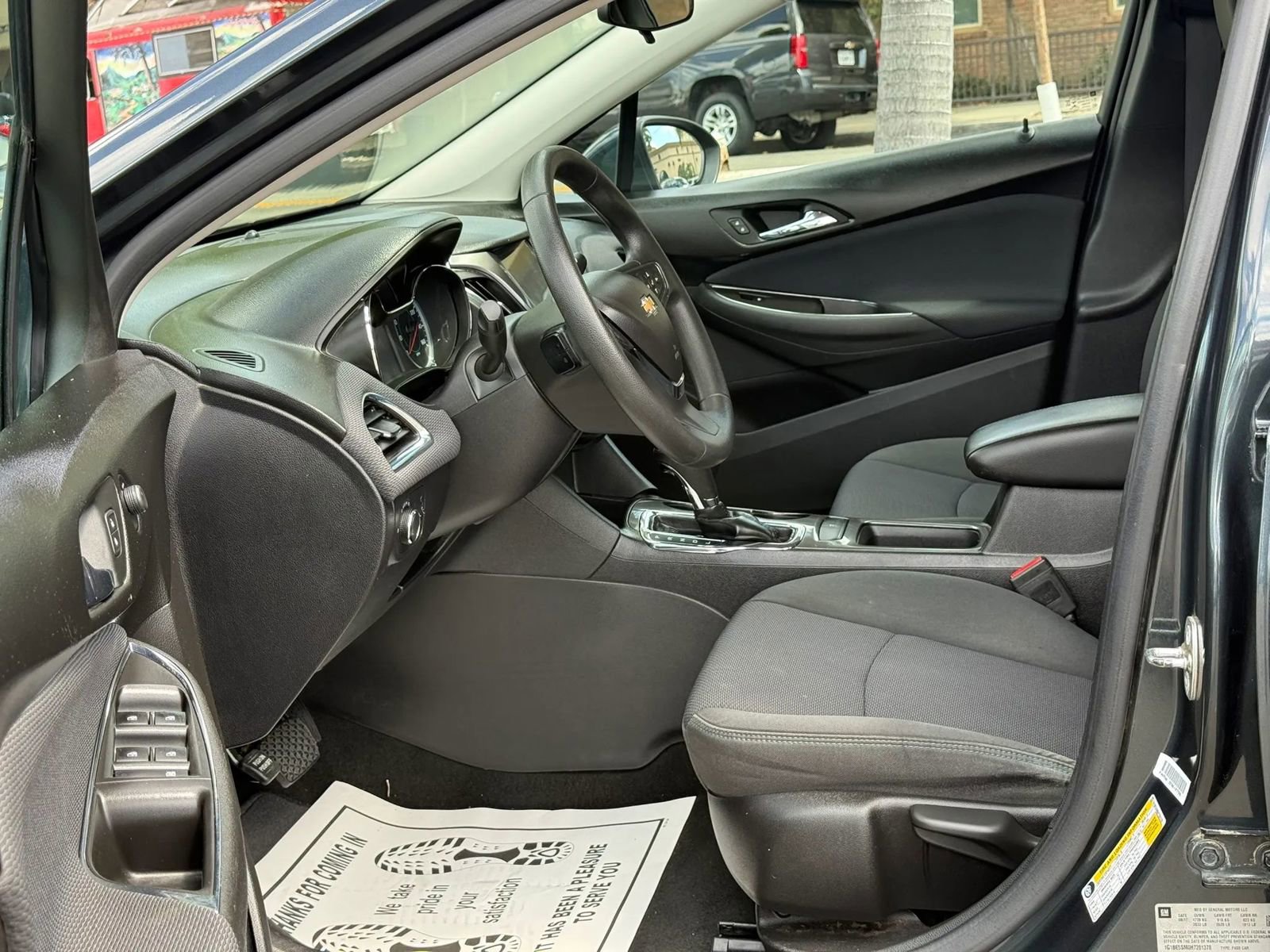 Used 2017 Chevrolet Cruze LT FWD image 15