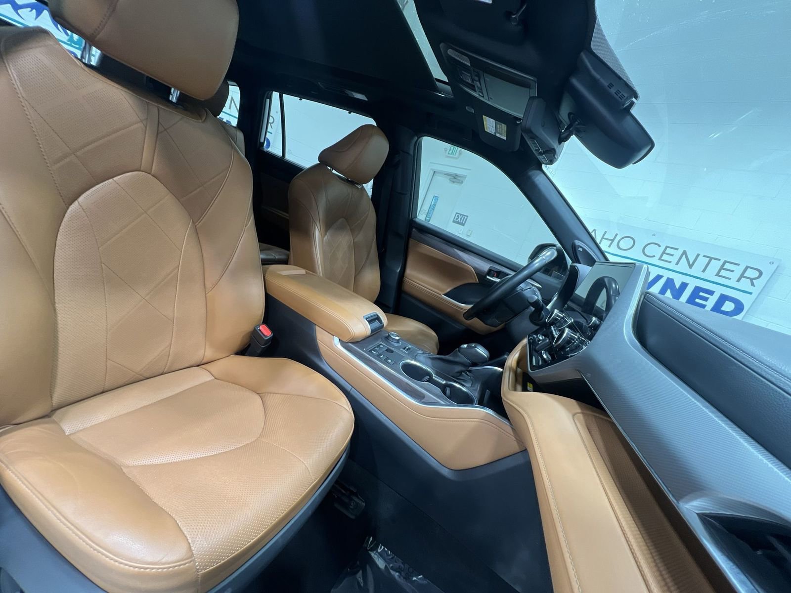Used 2023 Toyota Highlander Platinum image 26