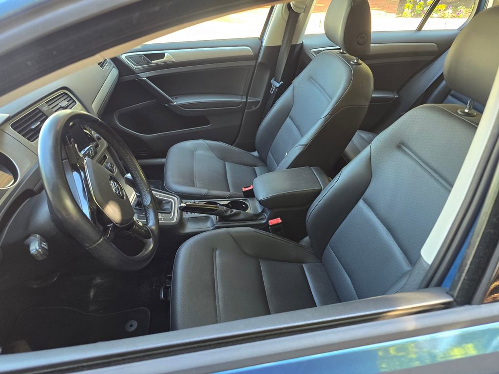 Used 2015 Volkswagen Golf S FWD image 8