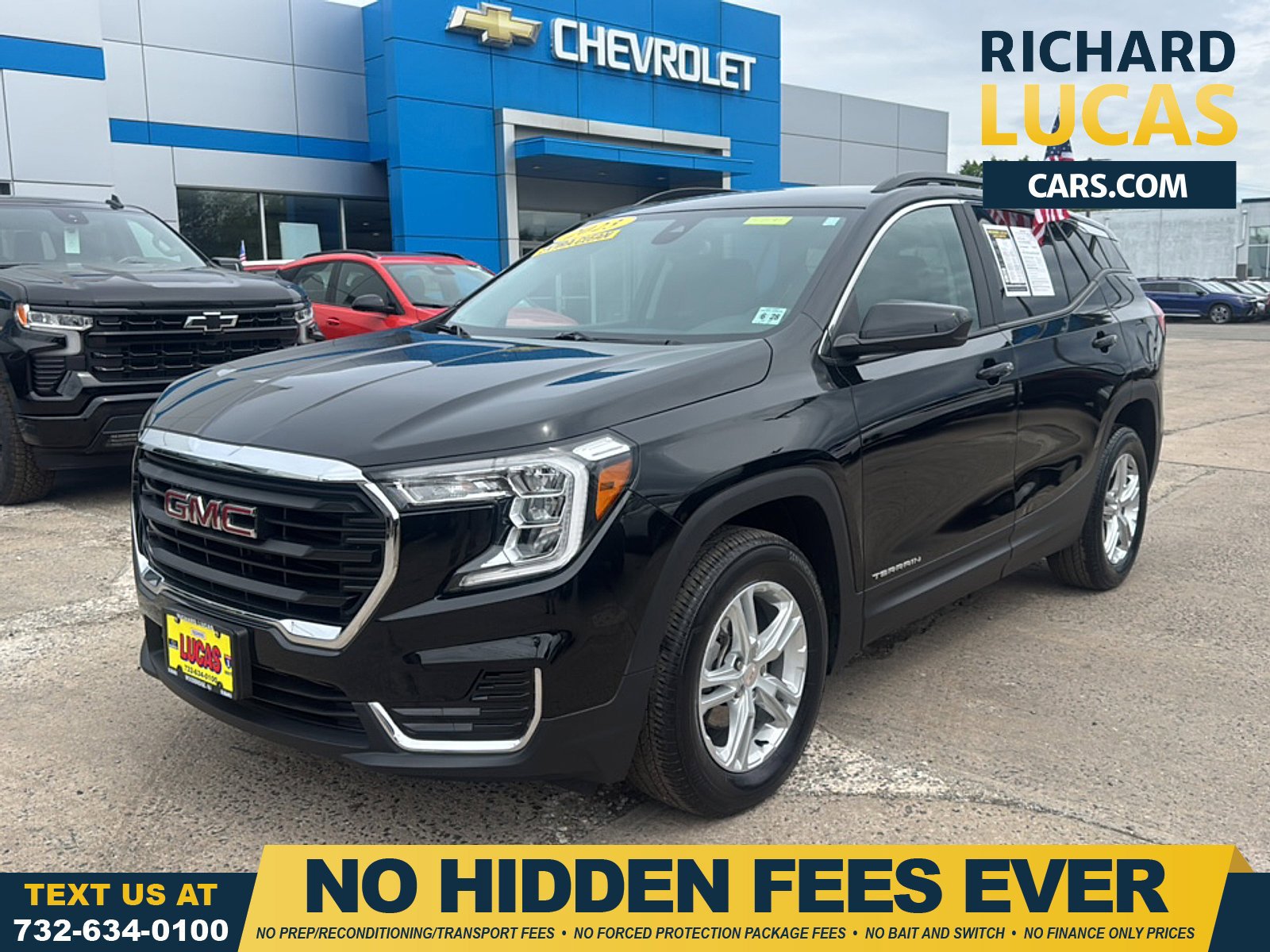 Used 2023 GMC Terrain SLE w/ Driver Convenience Package AWD/4WD image 1