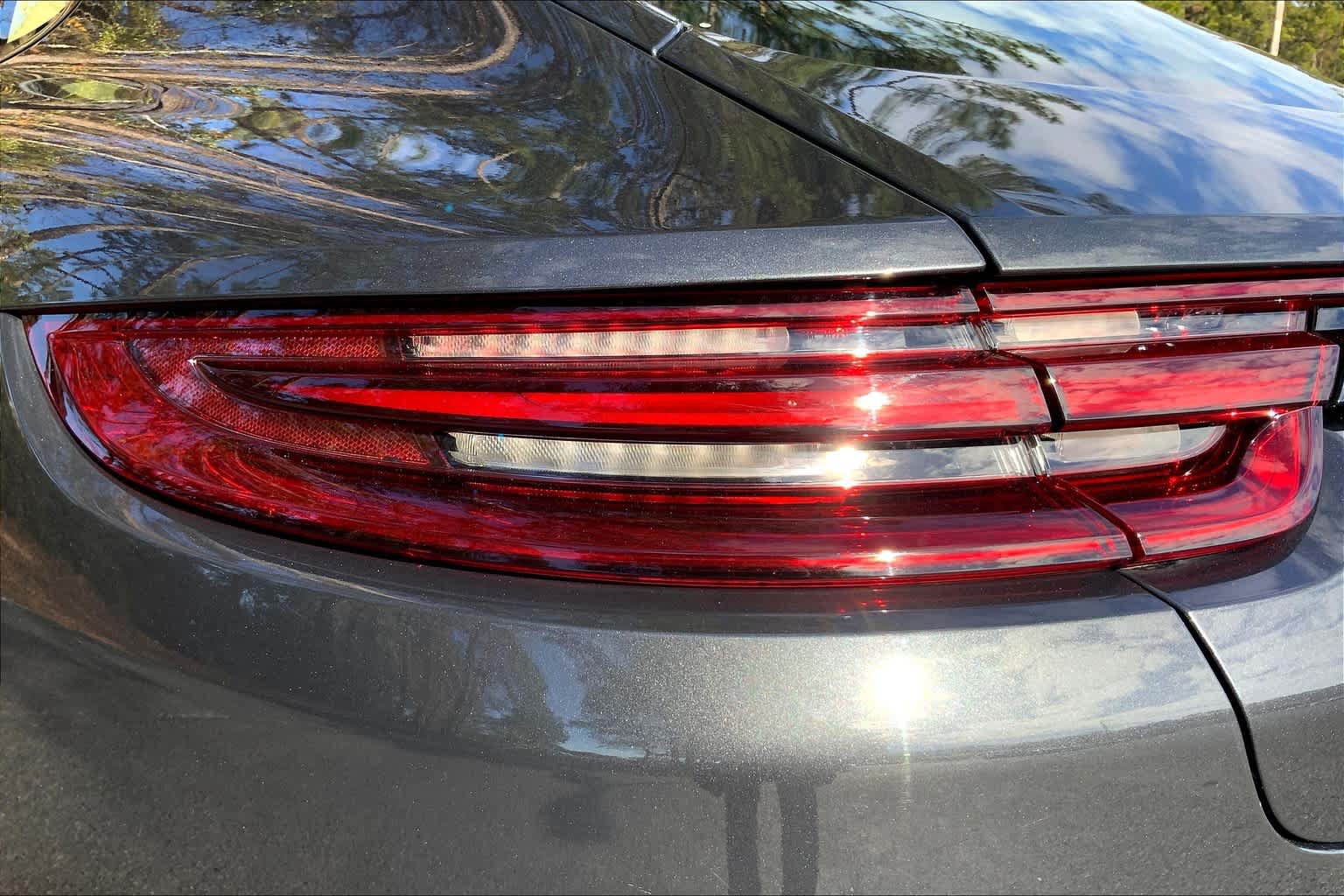 Used 2018 Porsche Panamera RWD image 29