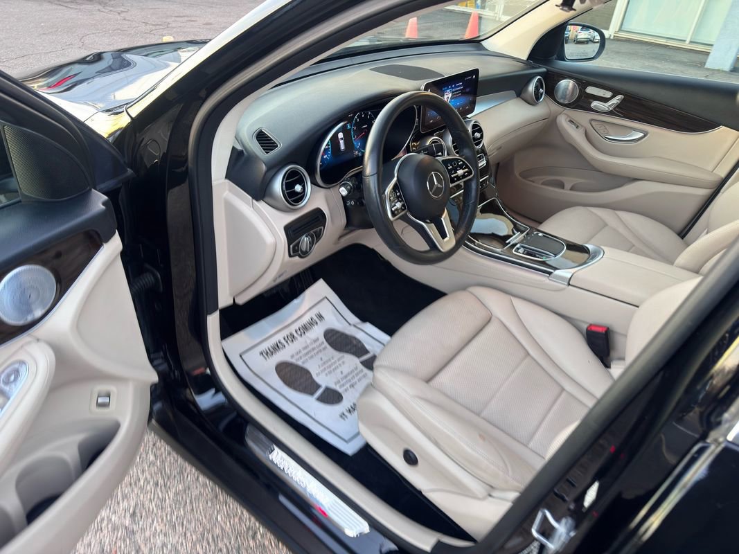 Used 2020 Mercedes-Benz GLC 300 4MATIC w/ Exterior Lighting Package image 15