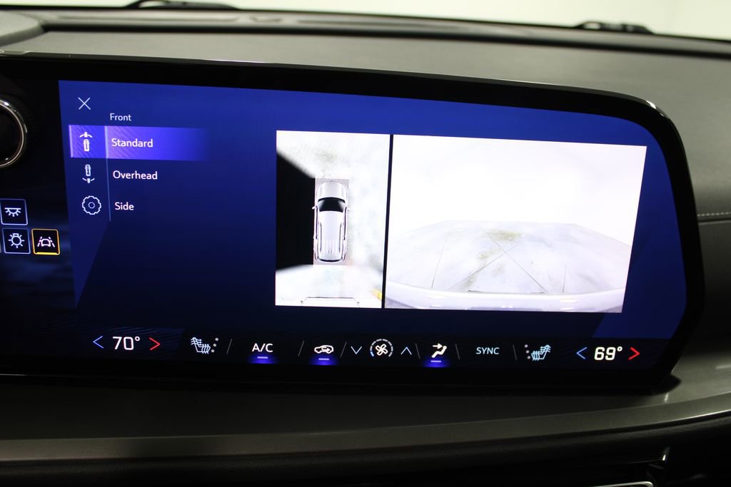 Used 2024 Chevrolet Traverse LT image 53