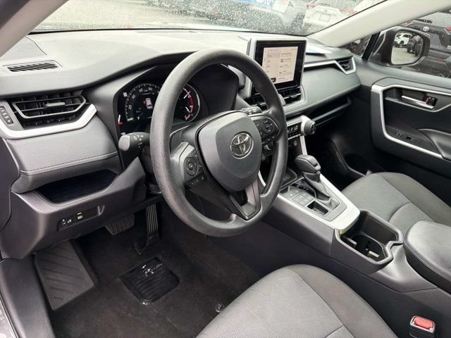 Used 2025 Toyota RAV4 XLE AWD/4WD image 12