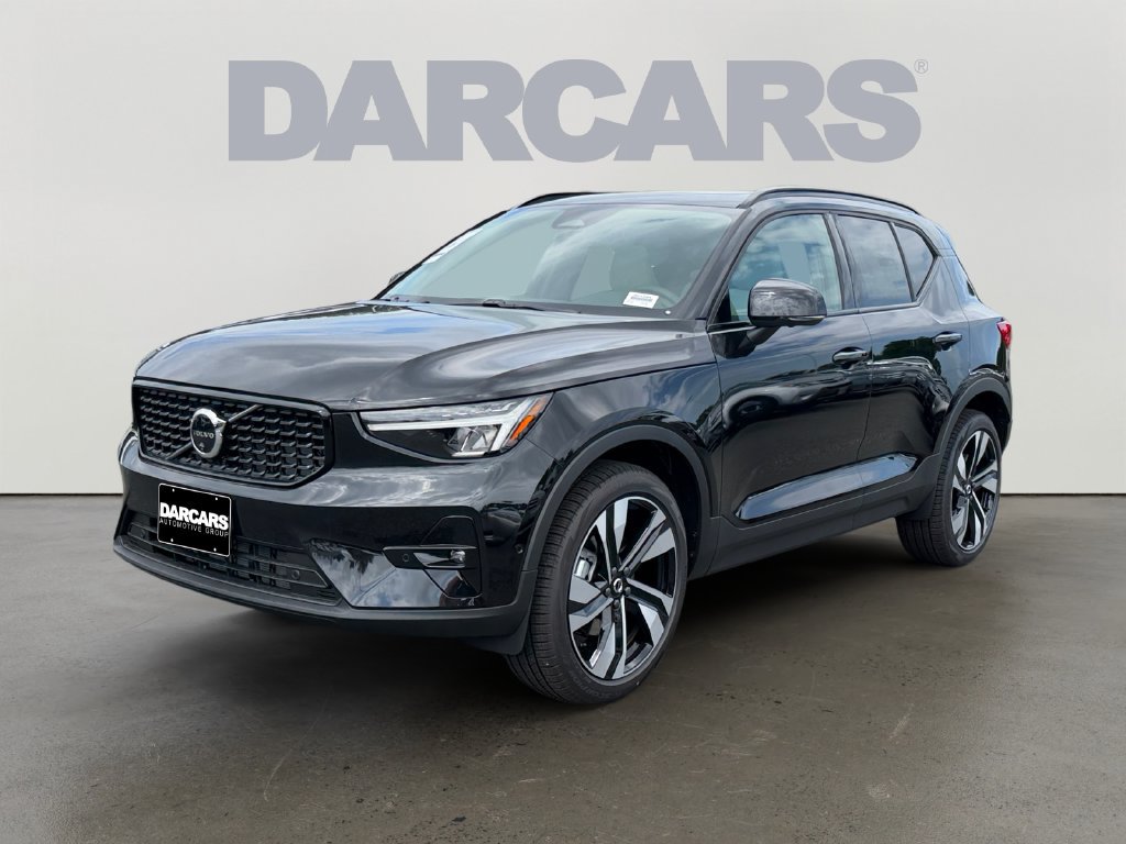 New 2026 Volvo XC40 B5 Plus w/ Climate Package AWD/4WD image 2