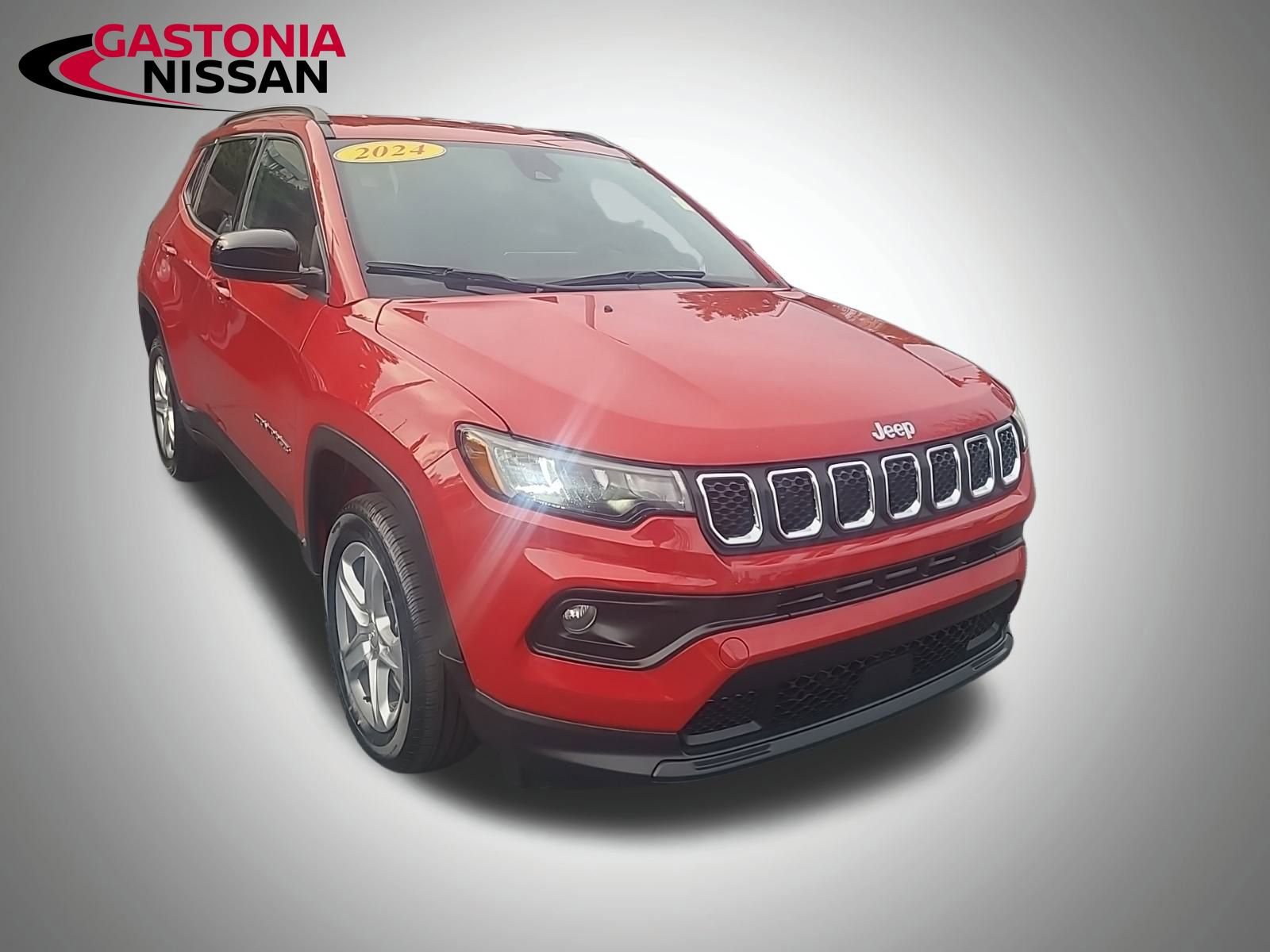 Used 2024 Jeep Compass Latitude video 3