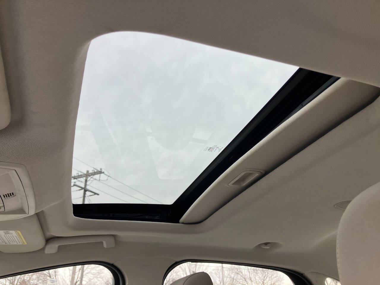 Used 2015 Ford Focus SE FWD image 21