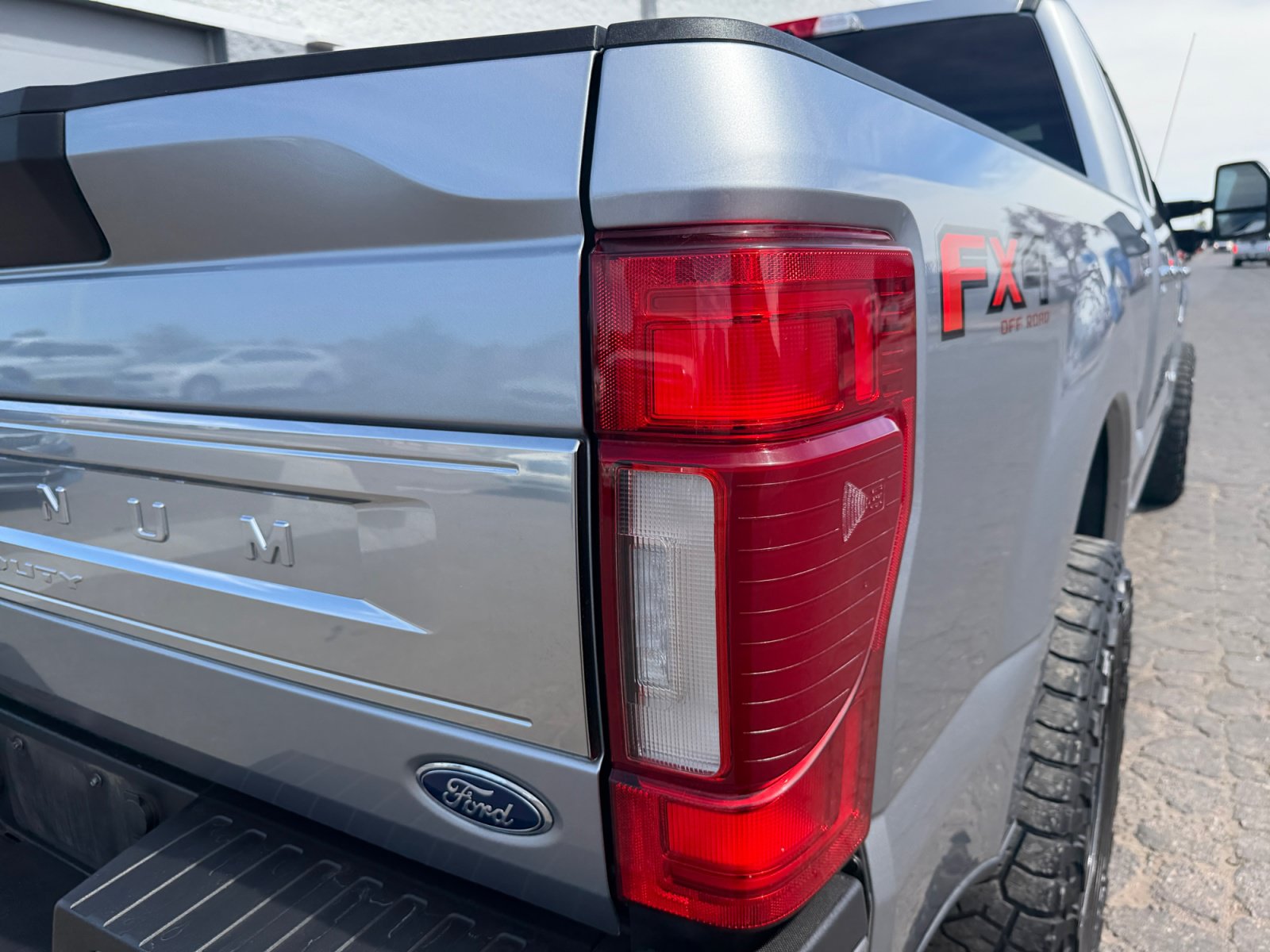 Used 2020 Ford F250 Platinum w/ FX4 Off-Road Package AWD/4WD image 28