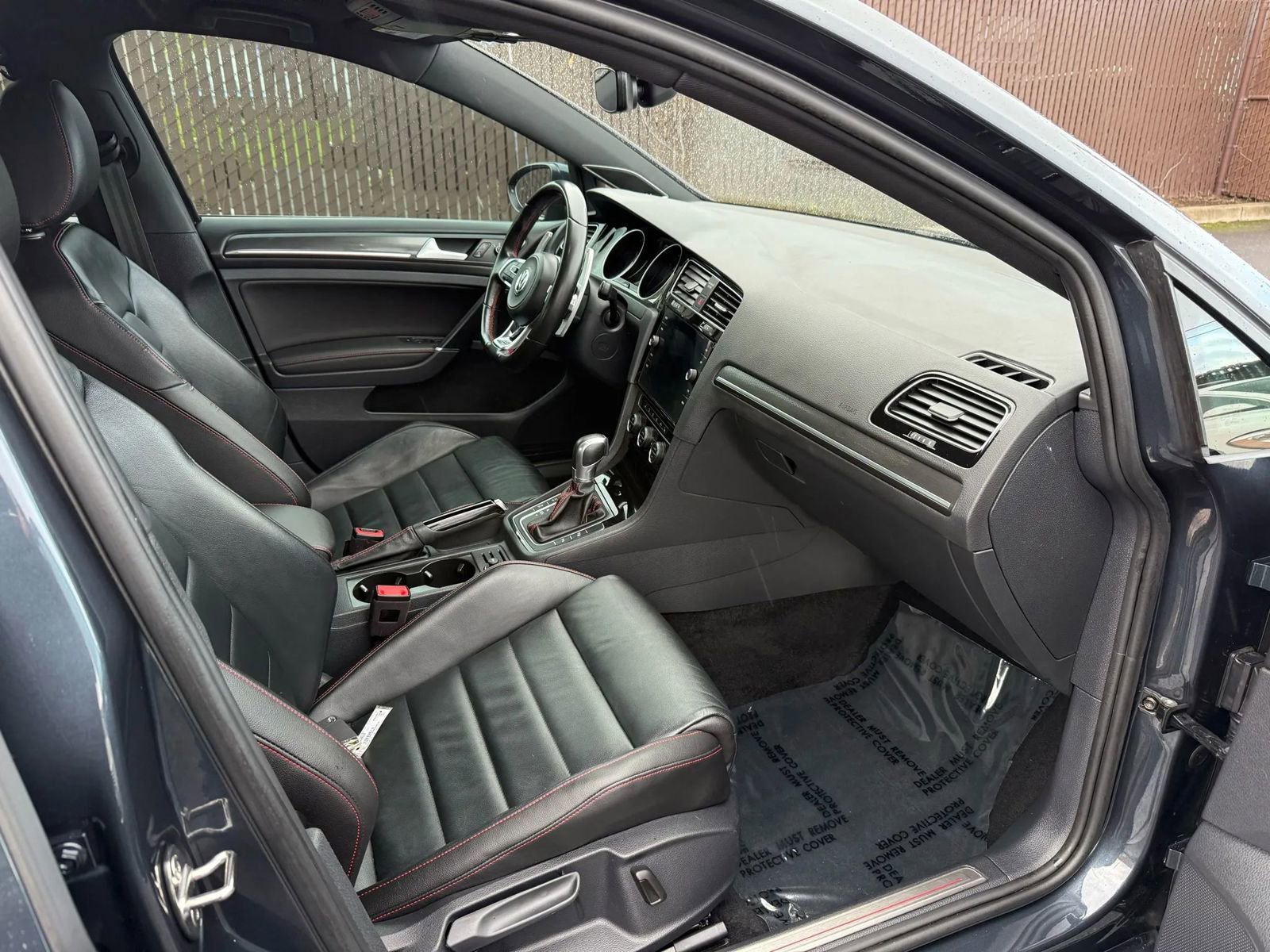 Used 2019 Volkswagen Golf 4-Door image 13