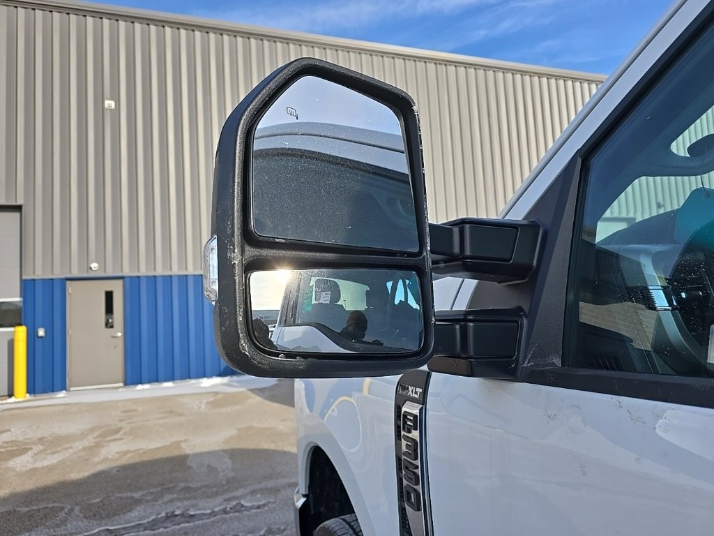 Used 2024 Ford F350 XLT image 6
