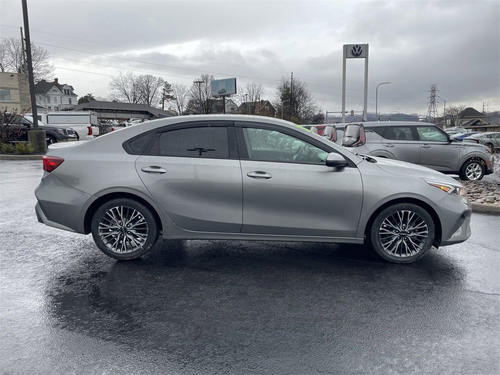 Certified 2022 Kia Forte LXS w/ LXS Technology Package image 4