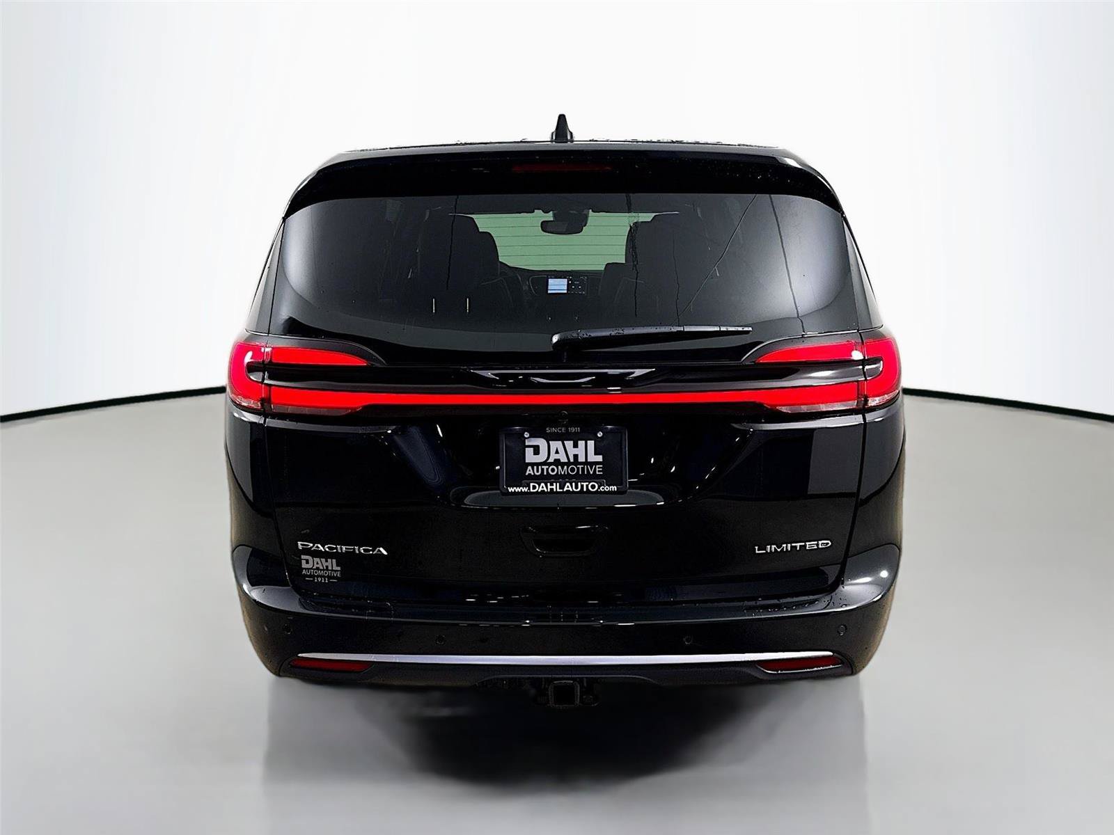New 2027 Chrysler Pacifica Limited w/ Family Tech Group FWD image 12