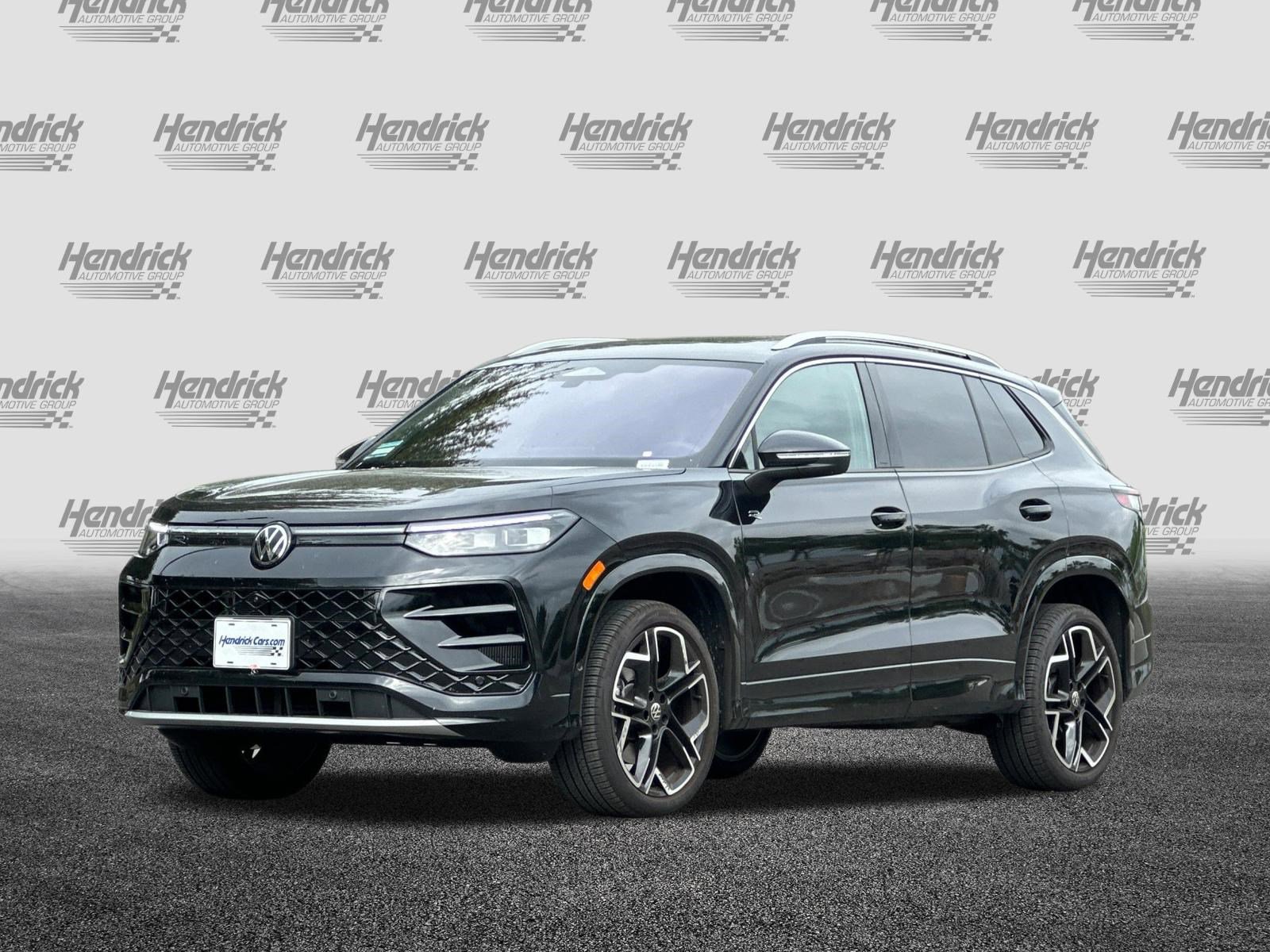 Used 2026 Volkswagen Tiguan SEL R-Line AWD/4WD image 9