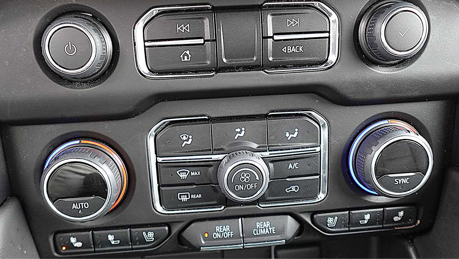 Used 2023 Chevrolet Tahoe High Country w/ Premium Package image 22