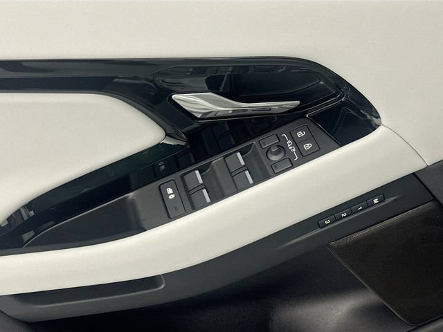 New 2026 Land Rover Range Rover Evoque S AWD/4WD image 17