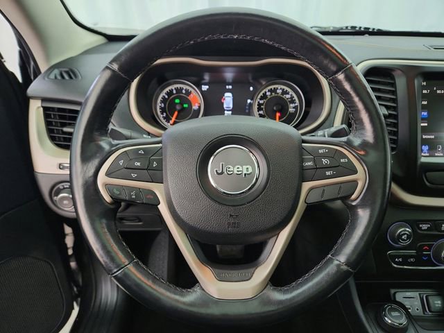 Used 2016 Jeep Cherokee Limited AWD/4WD image 13