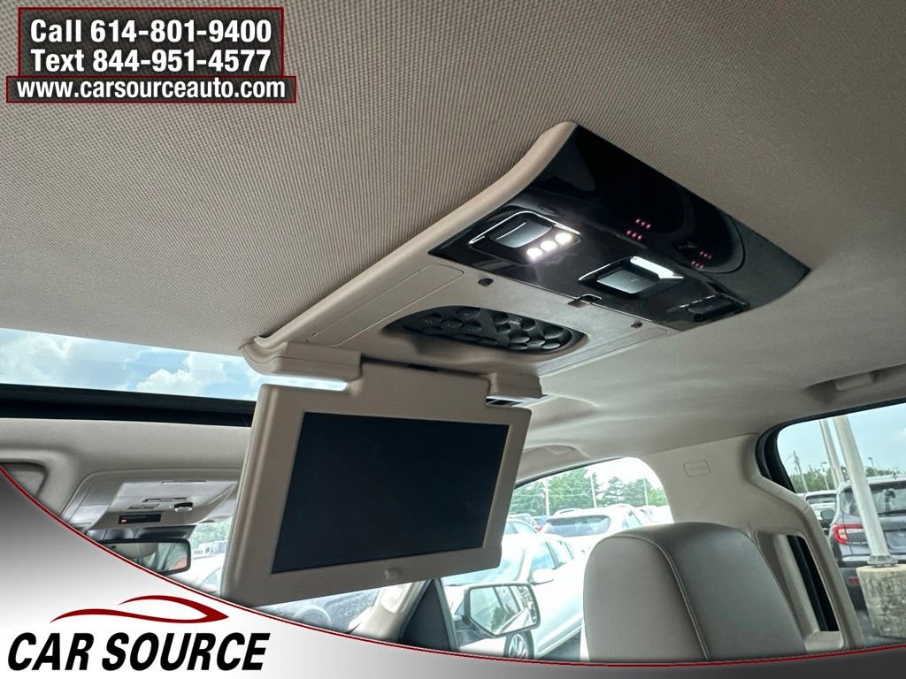 Used 2017 Chevrolet Suburban Premier AWD/4WD image 18