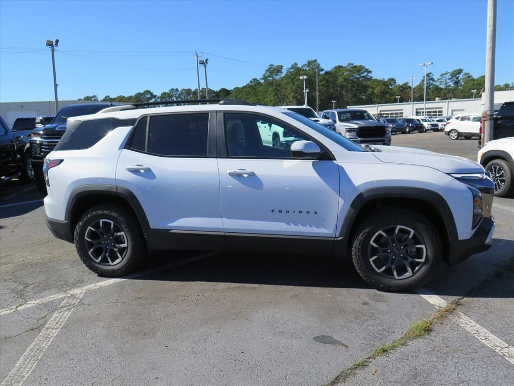 New 2026 Chevrolet Equinox ACTIV image 2
