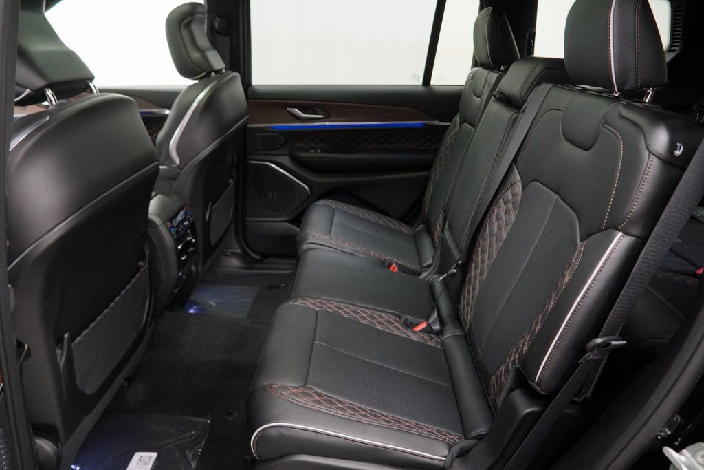 New 2025 Jeep Grand Cherokee L Summit w/ Obsidian Package image 17