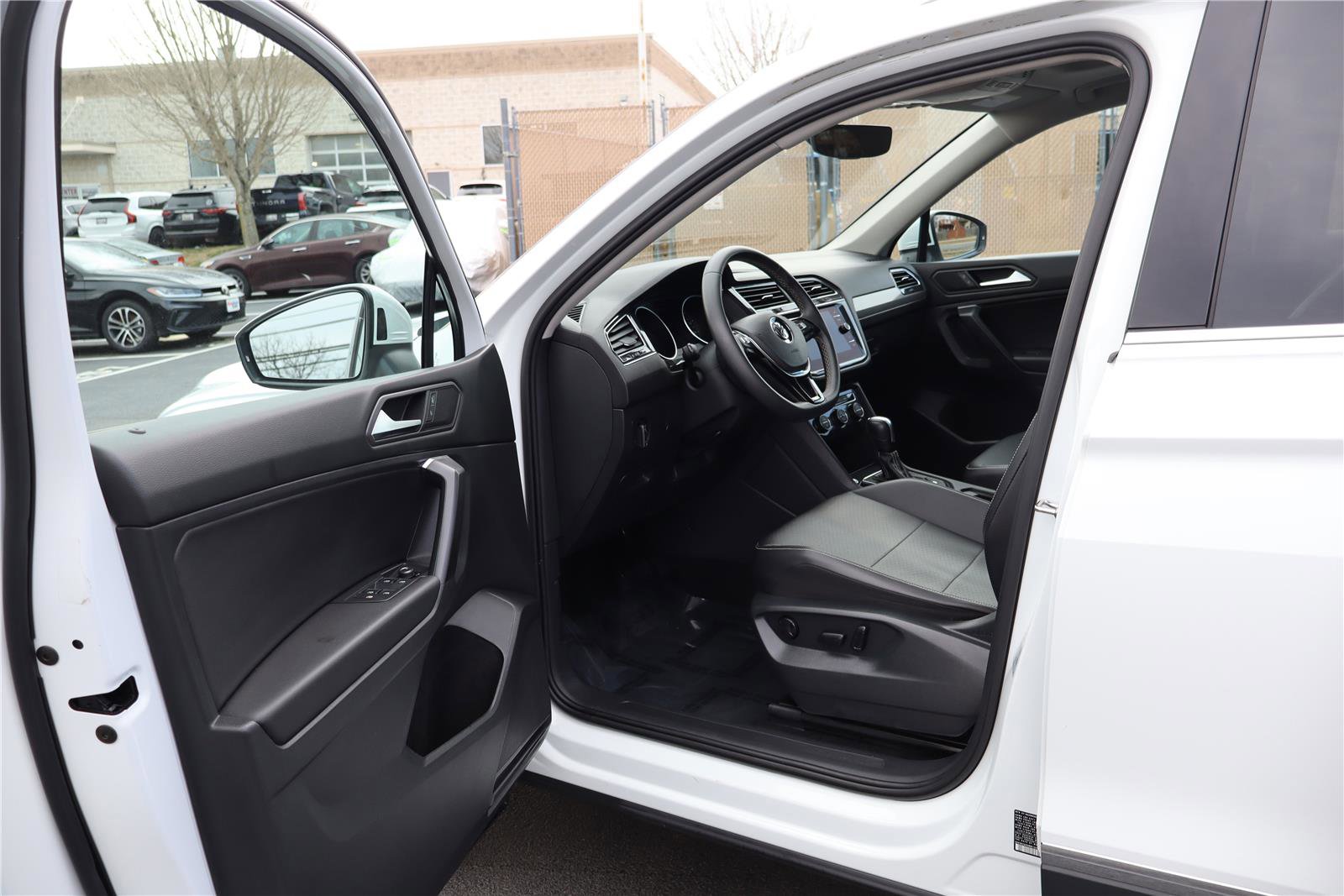 Certified 2021 Volkswagen Tiguan SE w/ Panoramic Sunroof Package image 12