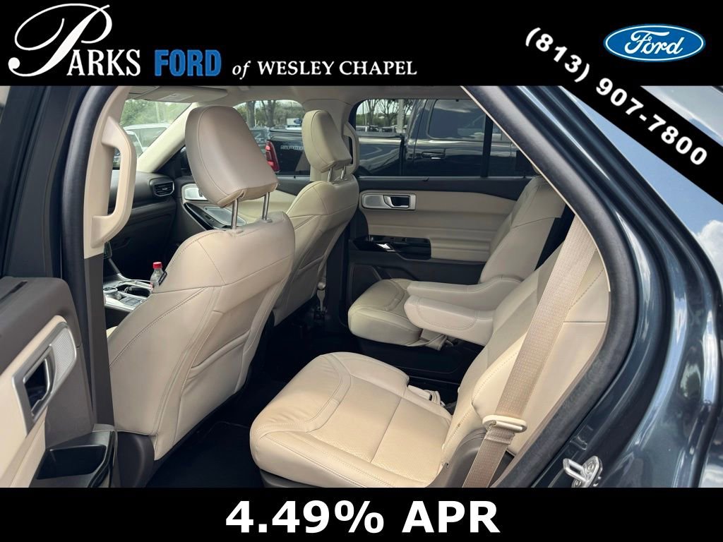 Used 2024 Ford Explorer Platinum w/ Technology Package AWD/4WD image 3