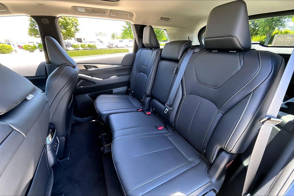 New 2027 INFINITI QX60 Pure w/ Cargo Package AWD/4WD image 10