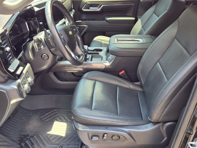 Used 2022 Chevrolet Silverado 1500 LTZ w/ LTZ Premium Package AWD/4WD image 10