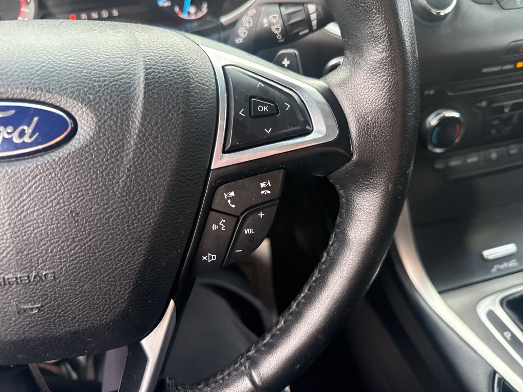 Used 2015 Ford Edge SEL FWD image 35