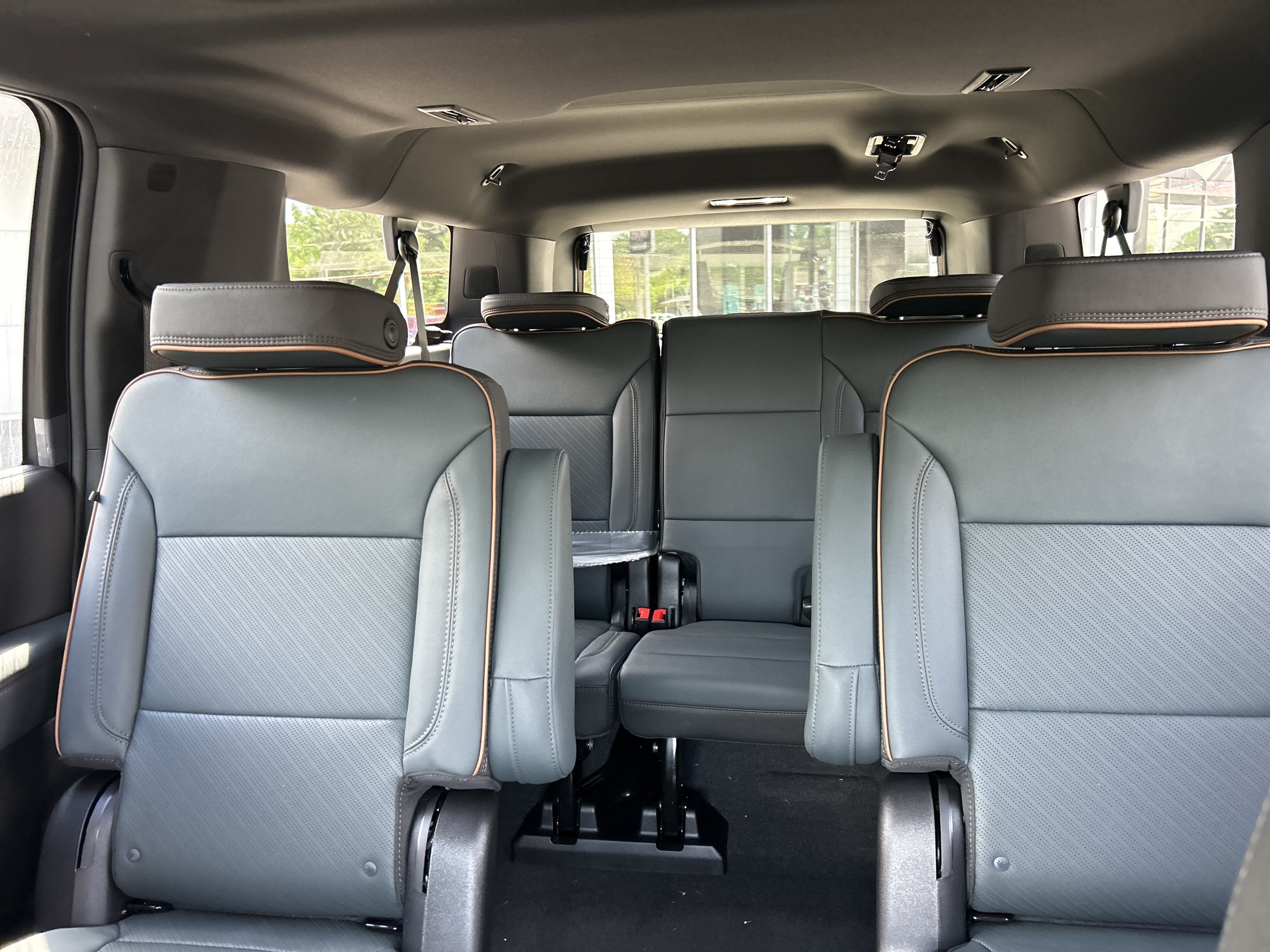 New 2026 GMC Yukon XL AT4 w/ AT4 Premium Plus Package AWD/4WD image 30