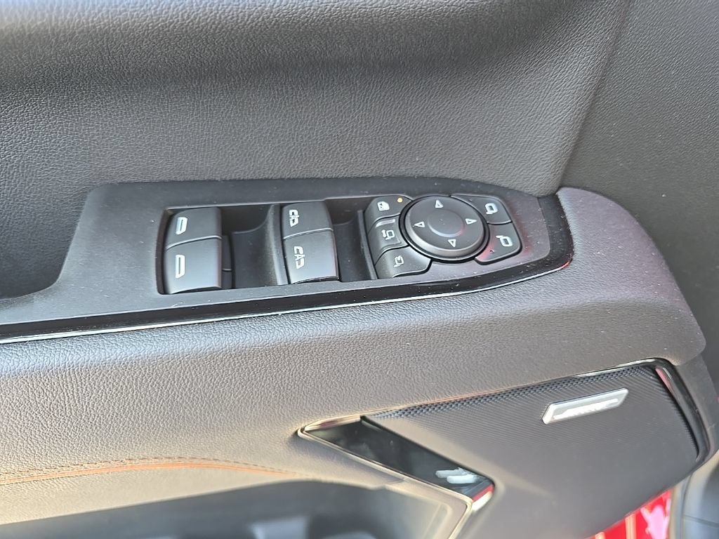 Used 2025 GMC Sierra 2500 AT4 w/ Technology Package AWD/4WD image 10