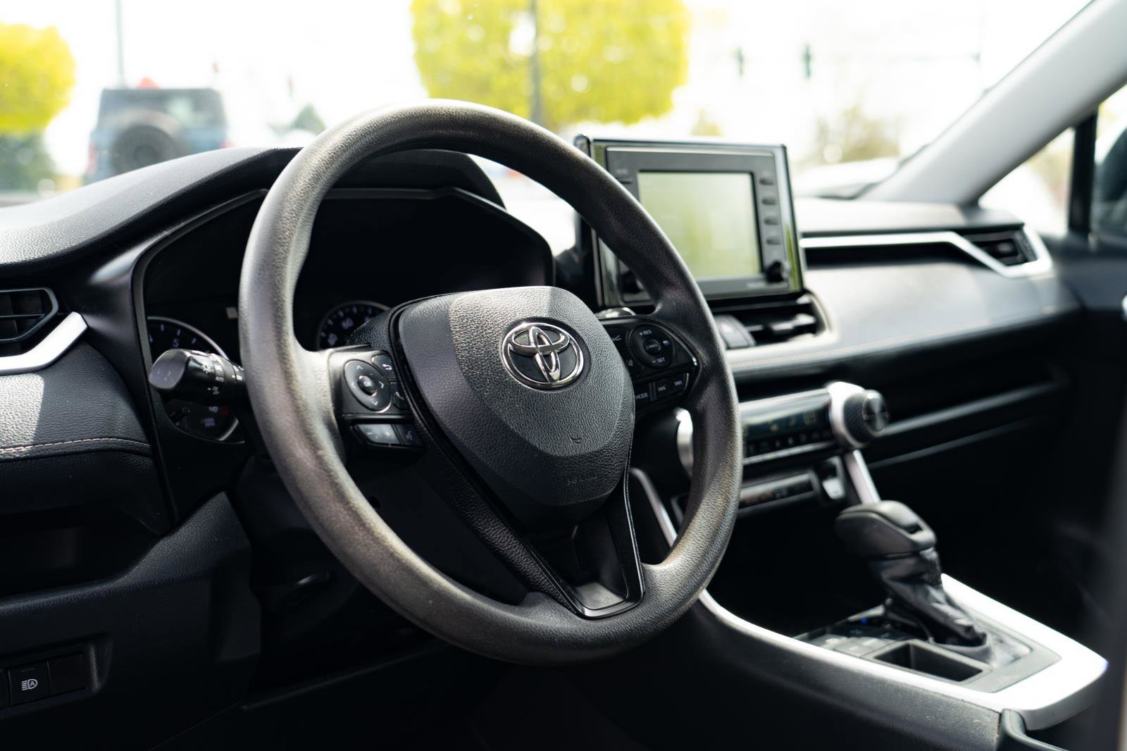 Used 2020 Toyota RAV4 XLE FWD image 15