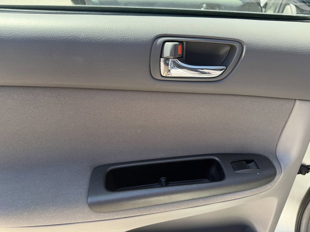 Used 2006 Toyota Camry LE FWD image 18