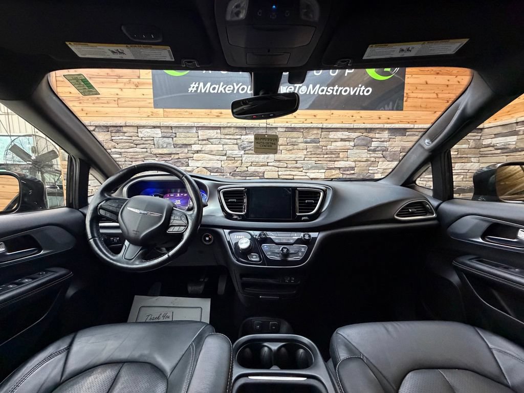 Used 2020 Chrysler Pacifica Touring-L w/ S Appearance Package FWD image 25