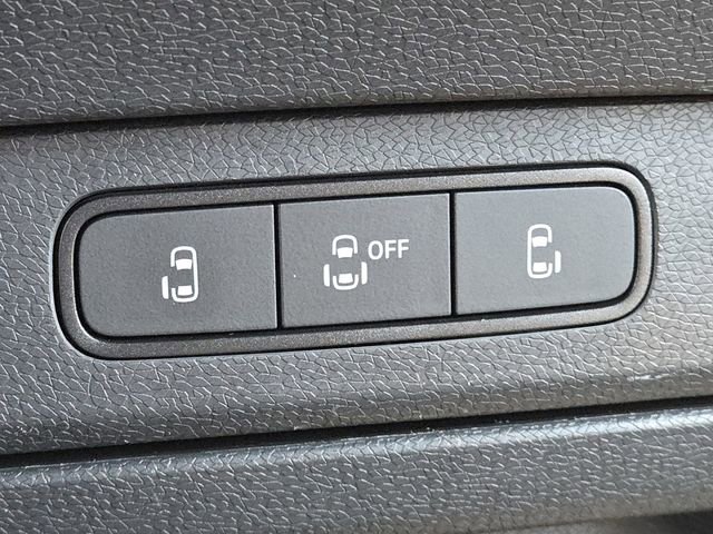 Used 2025 Volkswagen ID. Buzz Pro S RWD image 9