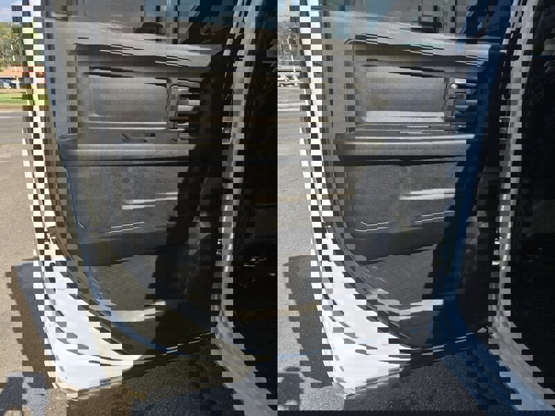 Used 2023 RAM 2500 Tradesman w/ Chrome Appearance Group image 9