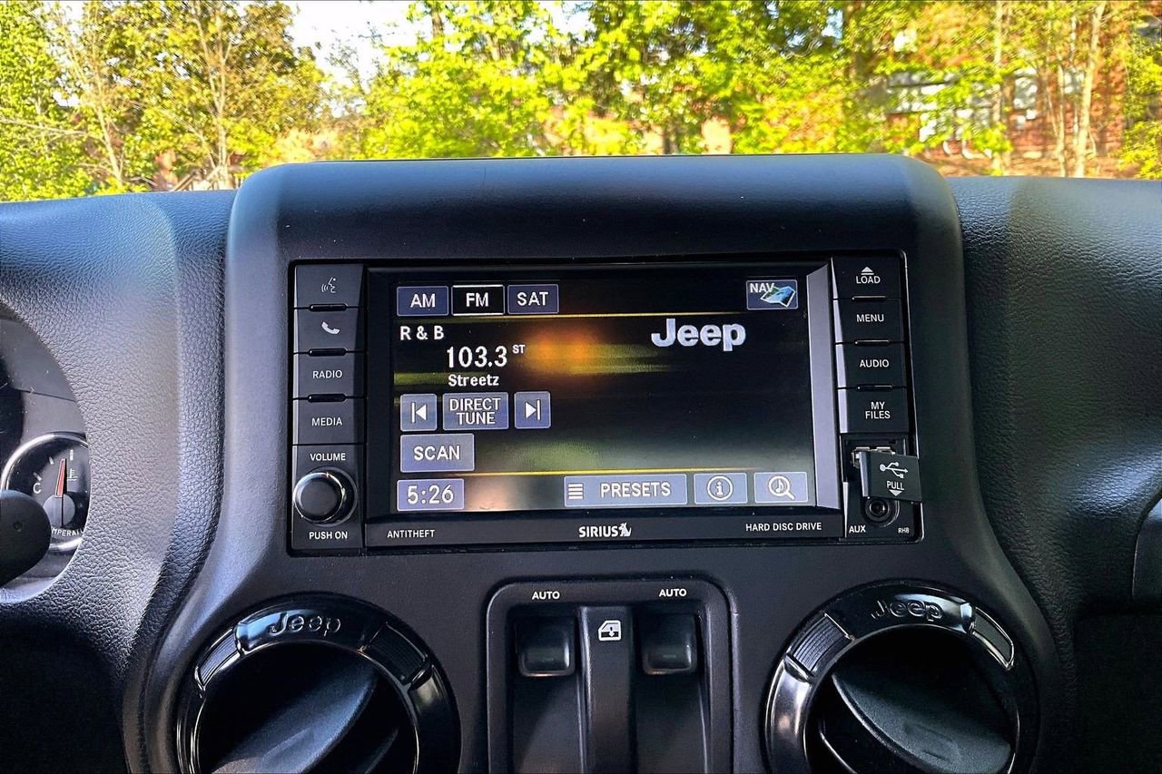 Certified 2017 Jeep Wrangler Rubicon image 12