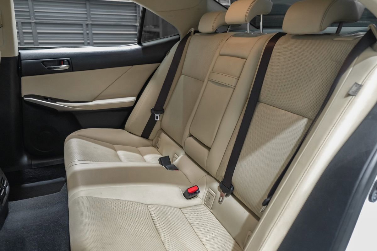Used 2016 Lexus IS 200t RWD image 29