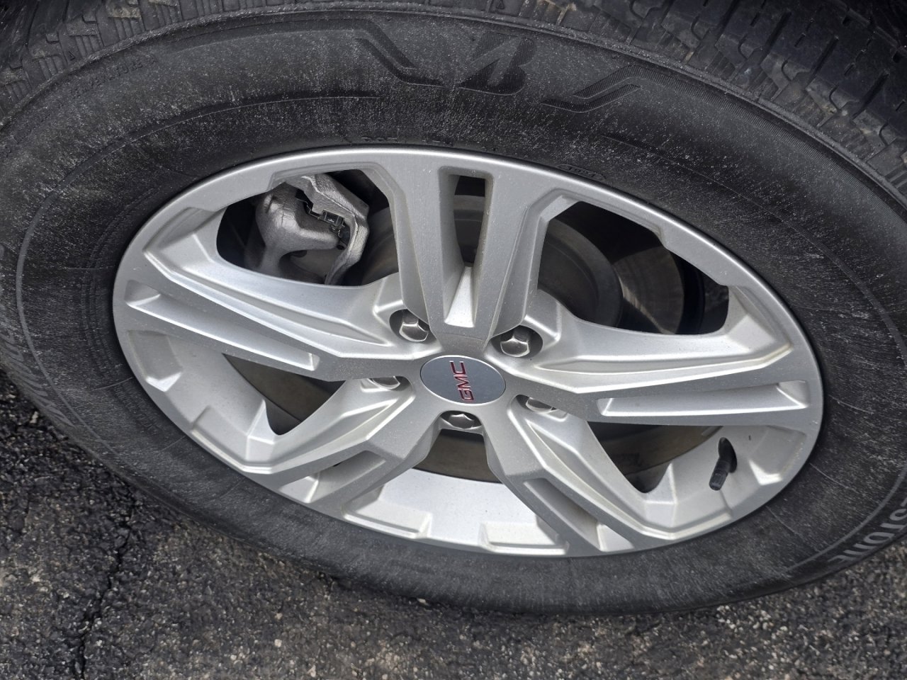 Used 2024 GMC Terrain SLE image 24