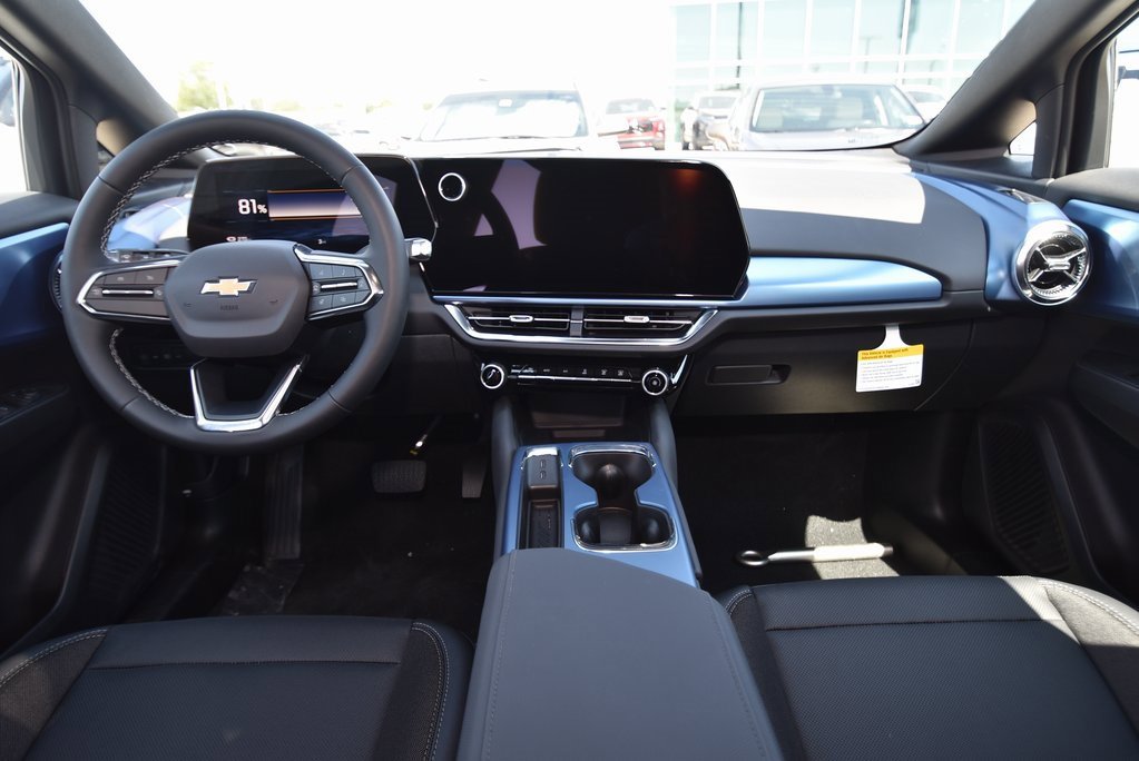 New 2025 Chevrolet Equinox EV LT image 12